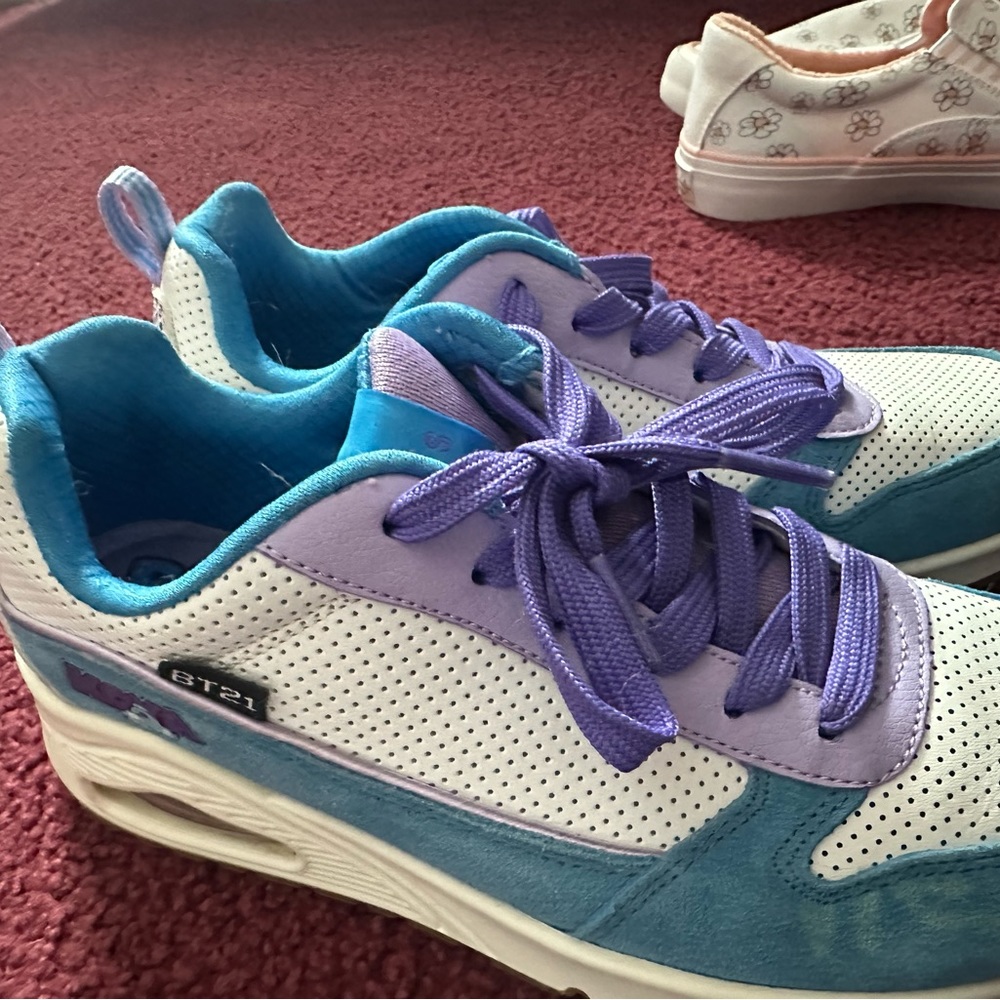 ***MAKE OFFER***   Skechers Uno Universe Shoes Size 6.5